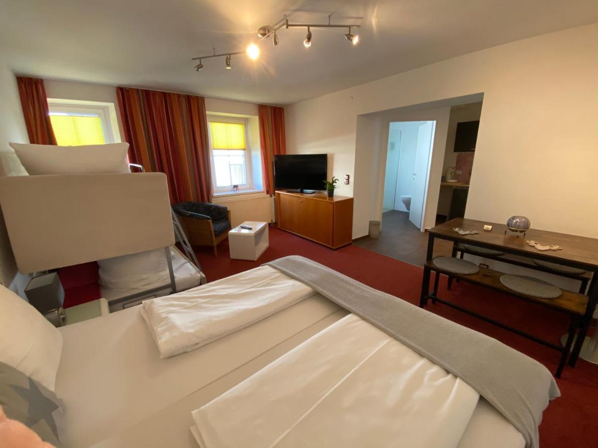 Bed & Rooms, Woergl 외부 사진